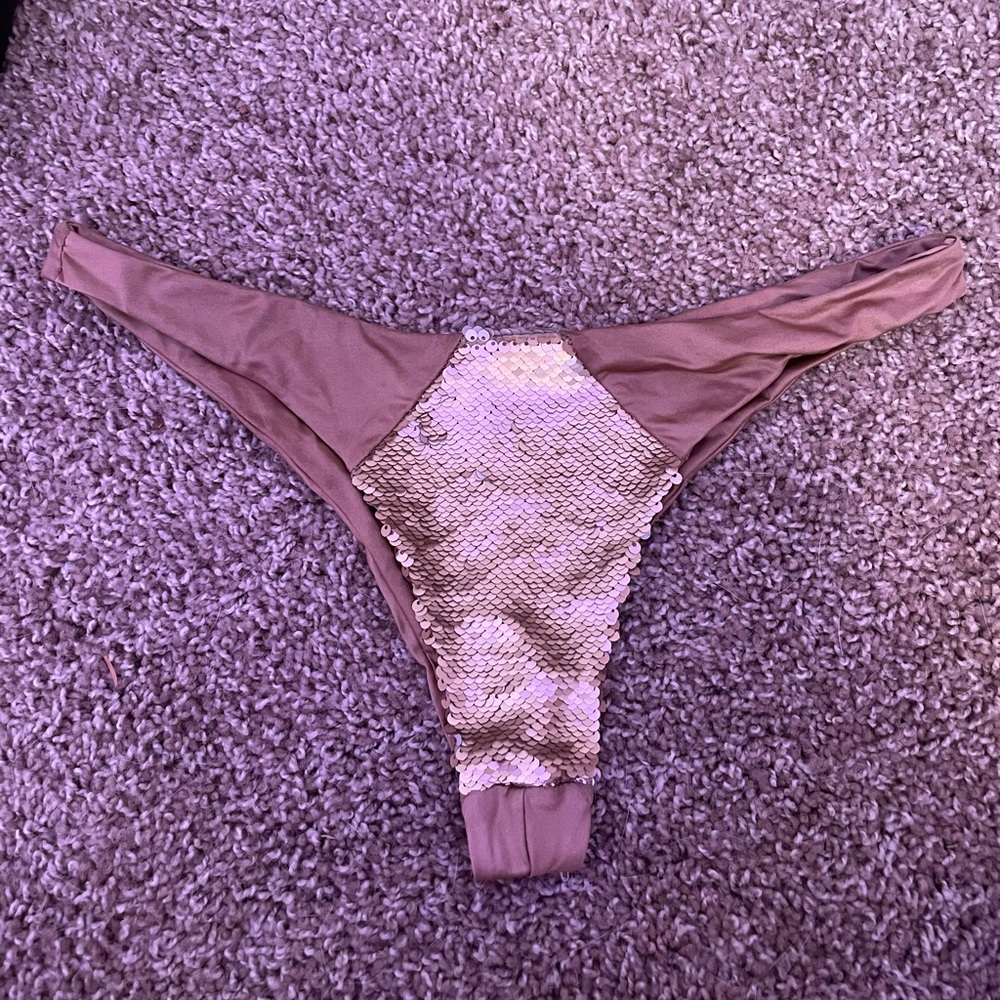 Beach bunny
